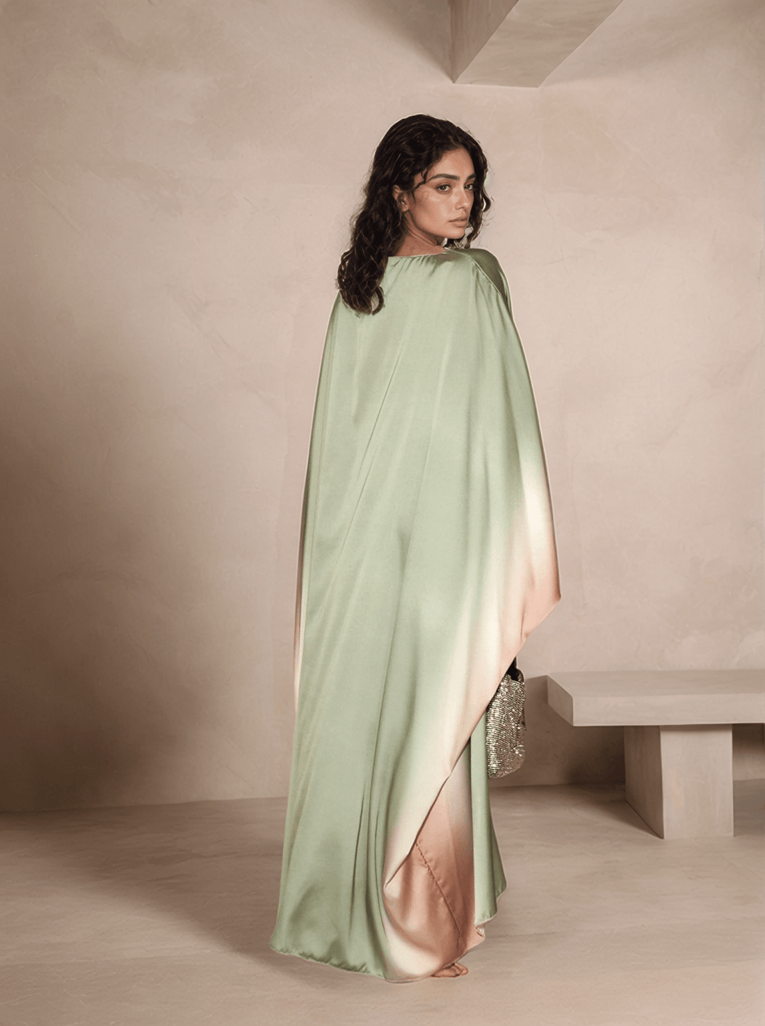 Is the Farasha Luxe Abaya Redefining Modesty, or Breaking Traditions?