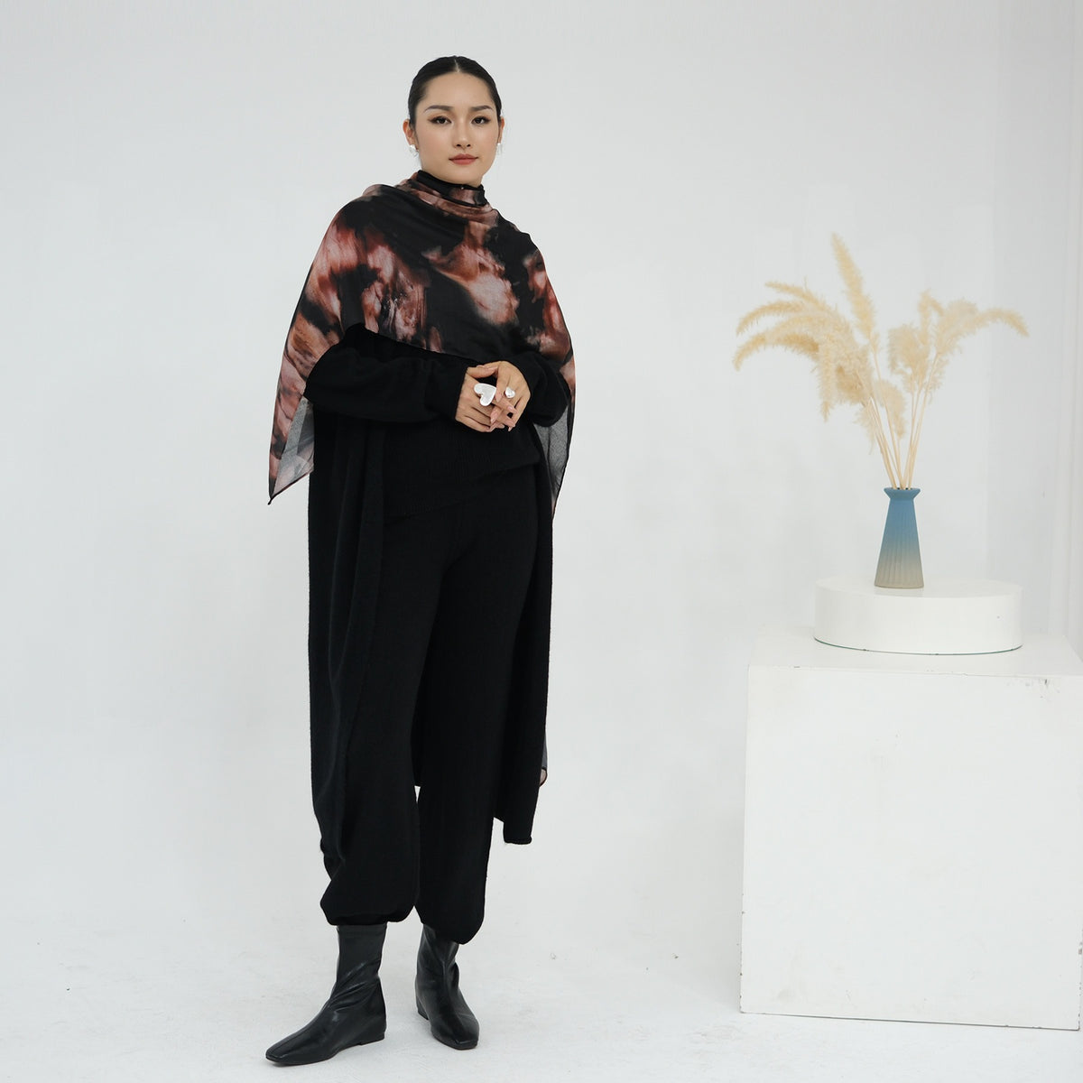 MH73 Muslim Women Winter Knit Abaya Set – 3-Piece Cardigan, Vest & Pants