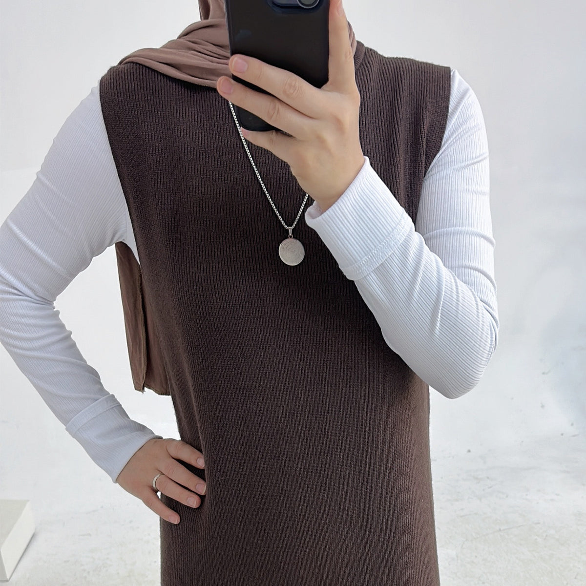 MH82 Winter Knit Abaya Set – 2-Piece Modest Co-ord (Open Cardigan + Inner Dress) with Pockets