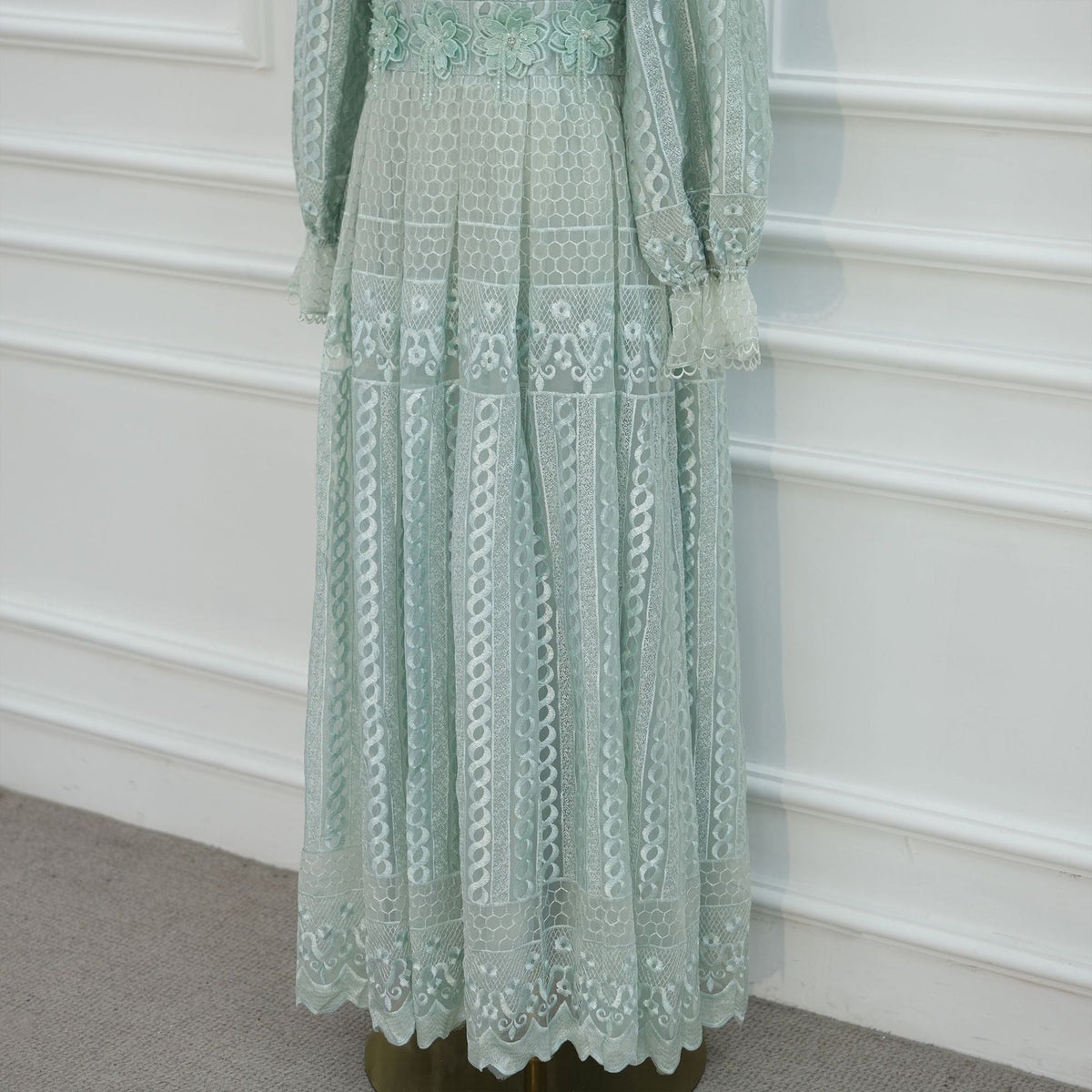 MH134 Elegant Embroidered Double Layer Abaya Dress – Luxury Modest Maxi Gown for Muslim Women