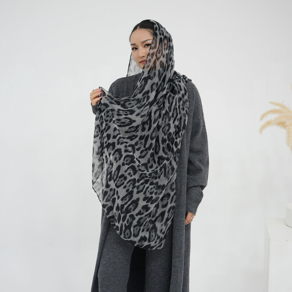 MH73 Muslim Women Winter Knit Abaya Set – 3-Piece Cardigan, Vest & Pants